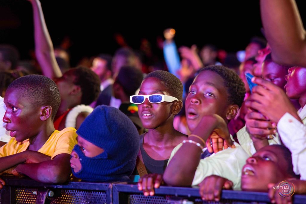 children at Hoodtalk concert